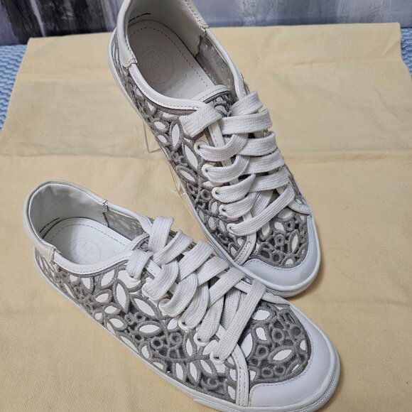 Tory Burch Rhea Lace Filigree Perforated Embroidered White/Gray Sneakers Size 6 - Picture 4 of 9